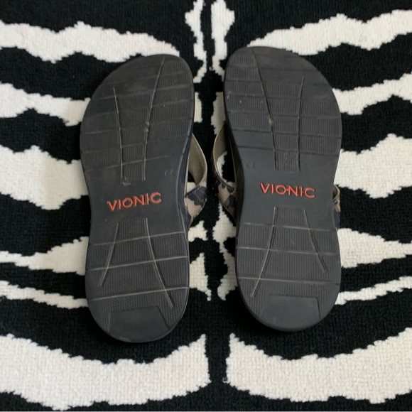 Vionic Islander Toe Post Sandal Flip Flop in Camo Size 10 - Picture 13 of 16